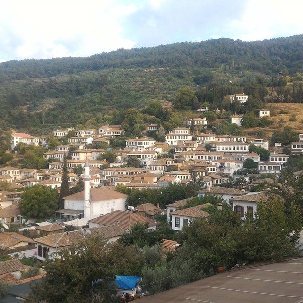 Foto diambil di Zeytinli Konak oleh Onur T. pada 8/20/2017