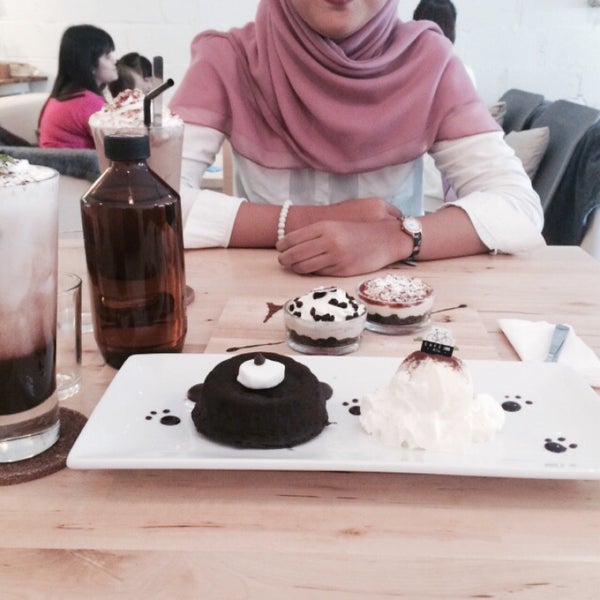 Photo taken at Cafe 1988 by Atikah S. on 10/10/2015