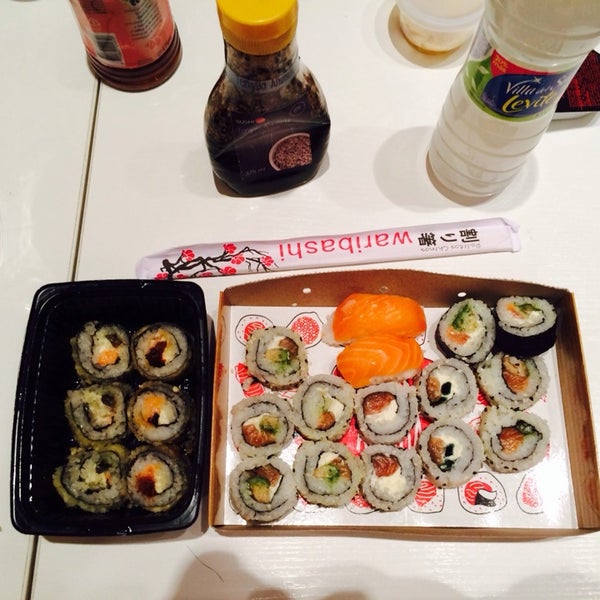 3/17/2014 tarihinde Dmitry N.ziyaretçi tarafından Sushi Pop'de çekilen fotoğraf