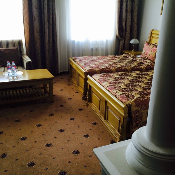 4/9/2015 tarihinde Dmitry N.ziyaretçi tarafından Отель Губернаторъ / Gubernator Hotel'de çekilen fotoğraf