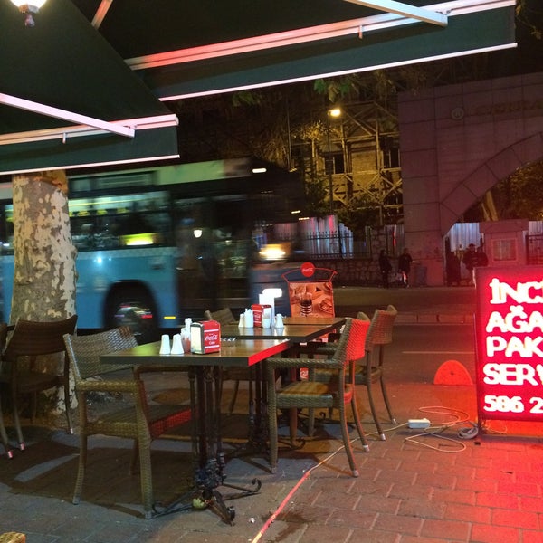 Das Foto wurde bei İncir Ağacı Cafe &amp; Restaurant von 🔜Mehmet🔙 am 11/30/2015 aufgenommen