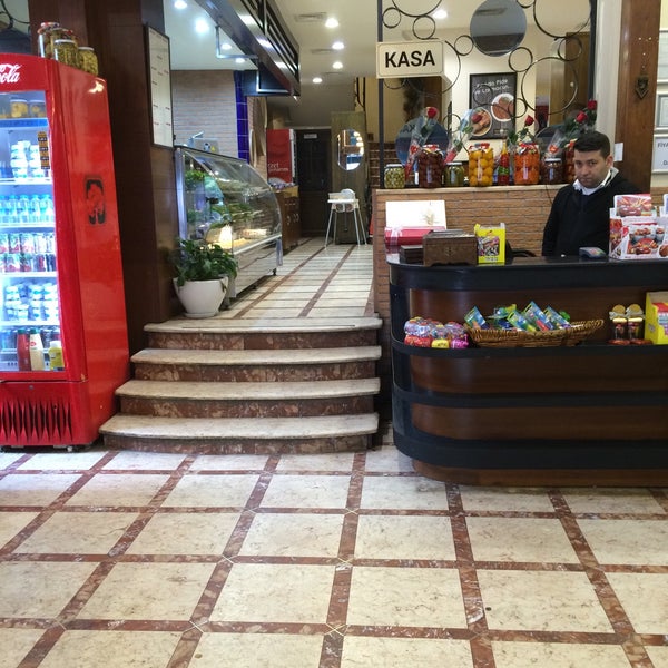 Foto diambil di İncir Ağacı Cafe &amp; Restaurant oleh 🔜Mehmet🔙 pada 12/30/2015