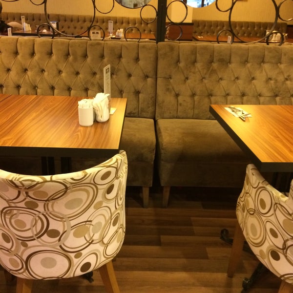 Das Foto wurde bei İncir Ağacı Cafe &amp; Restaurant von 🔜Mehmet🔙 am 11/24/2015 aufgenommen