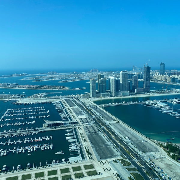 Photo taken at Dubai Marriott Harbour Hotel &amp; Suites by Alan M. on 11/20/2022