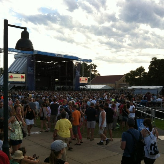 6/25/2012 tarihinde Kristen J.ziyaretçi tarafından River&#39;s Edge Music Festival'de çekilen fotoğraf