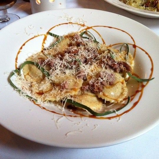 รูปภาพถ่ายที่ Pasta da Pulcinella โดย Aaron เมื่อ 8/9/2012
