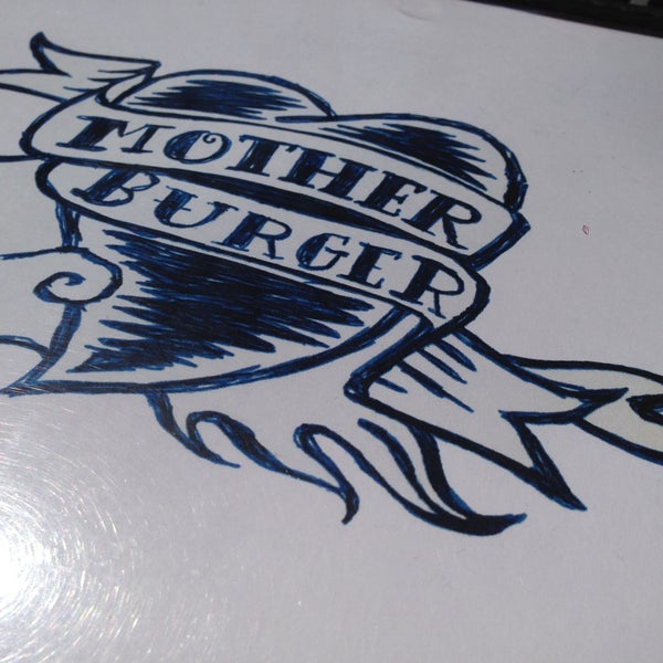 รูปภาพถ่ายที่ Mother Burger โดย Brian A. เมื่อ 4/27/2013