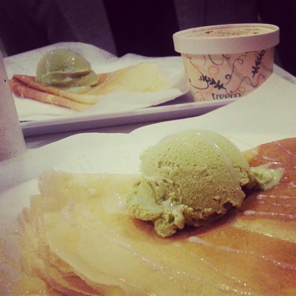 3/19/2013にSamantha Y.がKulu Dessertsで撮った写真