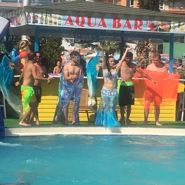 Photo taken at Alanya Aquapark by Günlük Kiralık Daireler C. on 8/24/2018