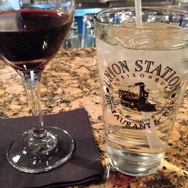 Das Foto wurde bei Union Station Restaurant &amp; Bar von Crissie R. am 1/20/2014 aufgenommen
