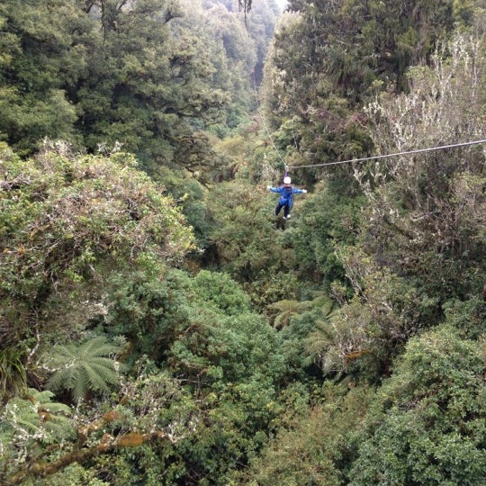 Foto scattata a Rotorua Canopy Tours da Drew D. il 10/21/2012