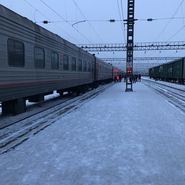 Вторая платформа третий путь. Платформа ростокино 2 путь. Плафромна и путь на вокзале. Мо (ярославское направление). Белорусский вокзал 3 путь.