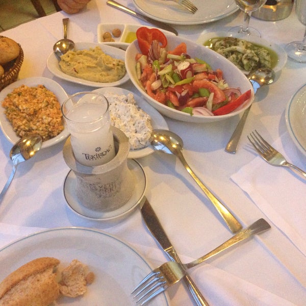 Foto diambil di Cunda Balık Restaurant oleh Birgül A. pada 8/18/2015
