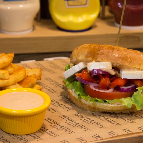 12/31/2014 tarihinde Hopdaddy Burgerziyaretçi tarafından Hopdaddy Burger'de çekilen fotoğraf