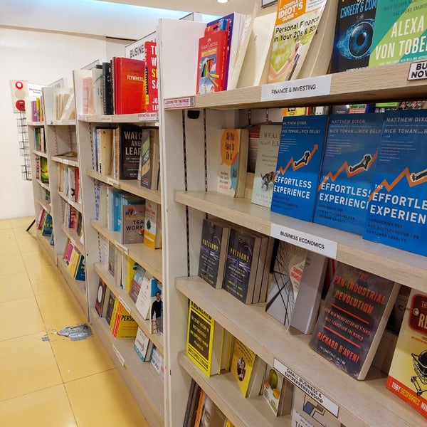 National Book Store Bookstore in San Lorenzo