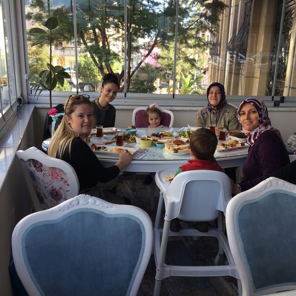 Foto diambil di Cafe Pi oleh Şeyma S. pada 11/29/2017