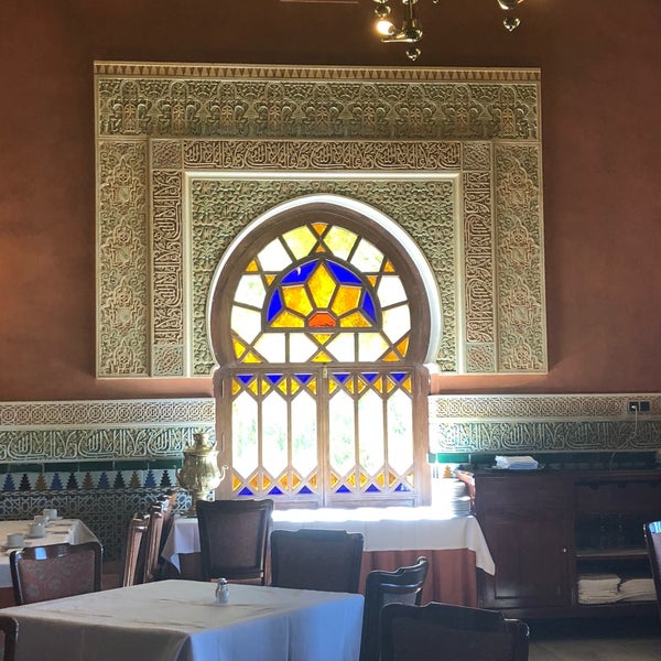 Снимок сделан в Hotel Alhambra Palace пользователем HY K. 7/6/2018