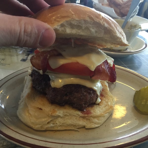 Arlene and Tom's Restaurant Diner in Port Jervis