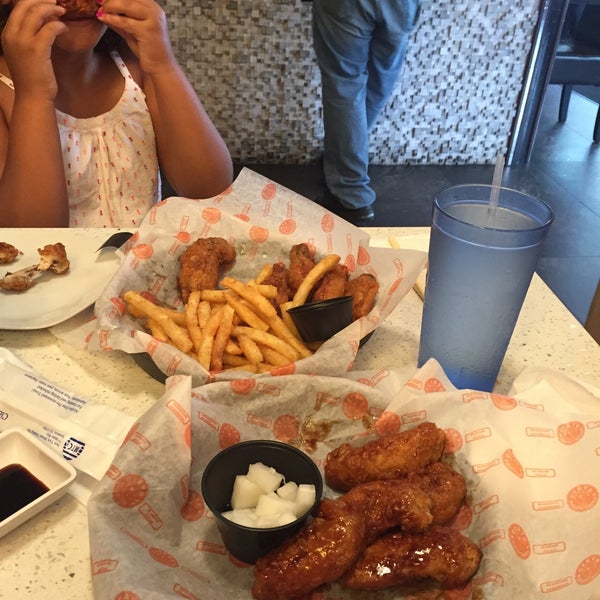 Photo taken at Crave - Mad for Chicken by Allyn M. on 7/29/2016