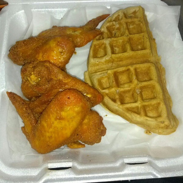 Photo taken at Doug E&#39;s Chicken &amp; Waffles by Marques S. on 11/30/2012