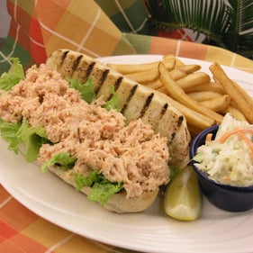 รูปภาพถ่ายที่ Gulf Shores Restaurant &amp; Grill โดย Gulf Shores Restaurant &amp; Grill เมื่อ 11/3/2014