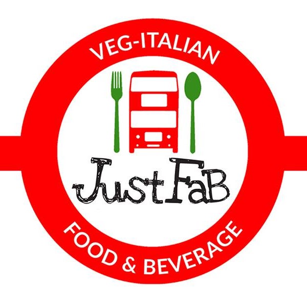 รูปภาพถ่ายที่ Just F.a.B. Ltd โดย Just F.a.b. ltd - Food Bus เมื่อ 12/6/2014