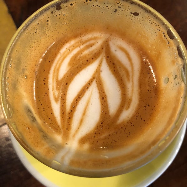 รูปภาพถ่ายที่ Underline Coffee โดย Bugi L. เมื่อ 5/31/2018