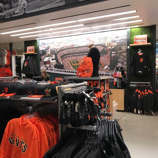 GIANTS DUGOUT STORE - 204 Photos & 155 Reviews - 24 Willie Mays Plz, San  Francisco, California - Sports Wear - Phone Number - Yelp