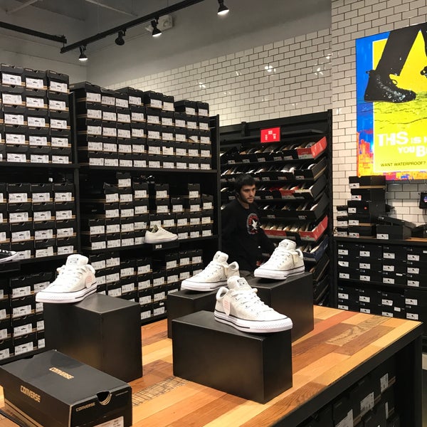 gilroy converse outlet