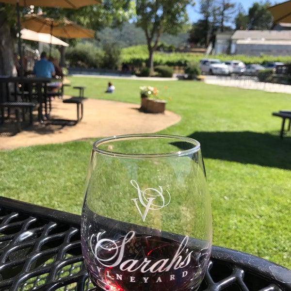 Photo taken at Sarah&#39;s Vineyard Wine Tasting and Wine Shop by Mike G. on 6/4/2017
