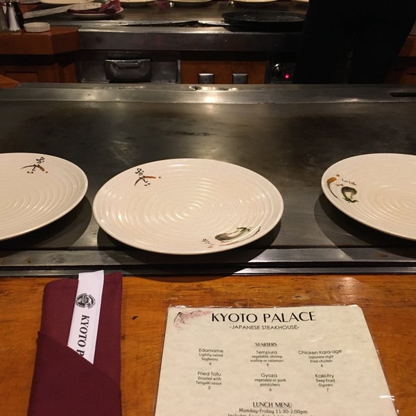 Foto diambil di Kyoto Palace Japanese Steakhouse oleh Mike G. pada 5/21/2016