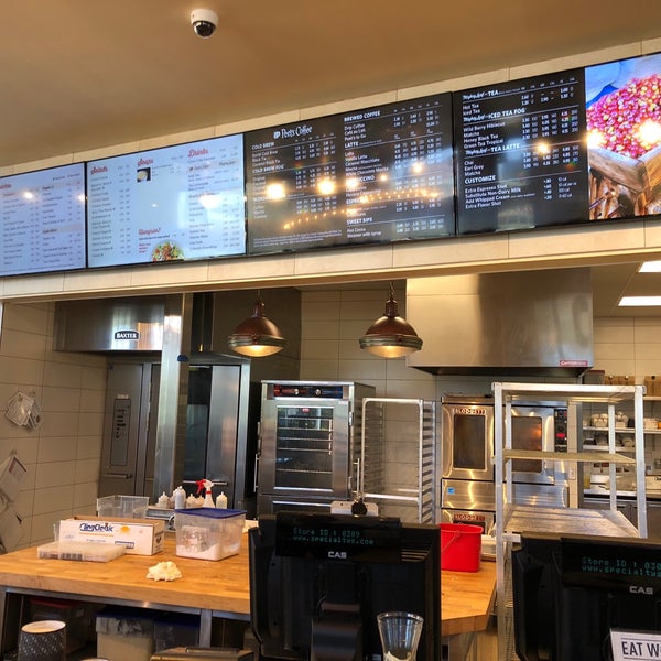 6/16/2018에 Mike G.님이 Specialty’s Café &amp; Bakery에서 찍은 사진