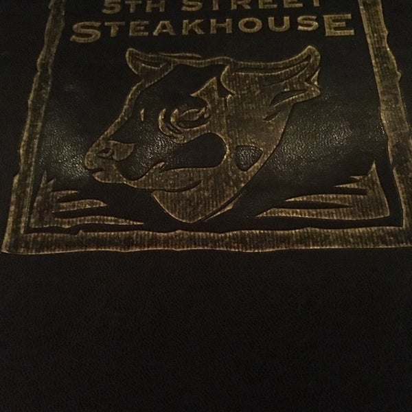 Foto tirada no(a) 5th Street Steakhouse por Mike G. em 7/31/2016