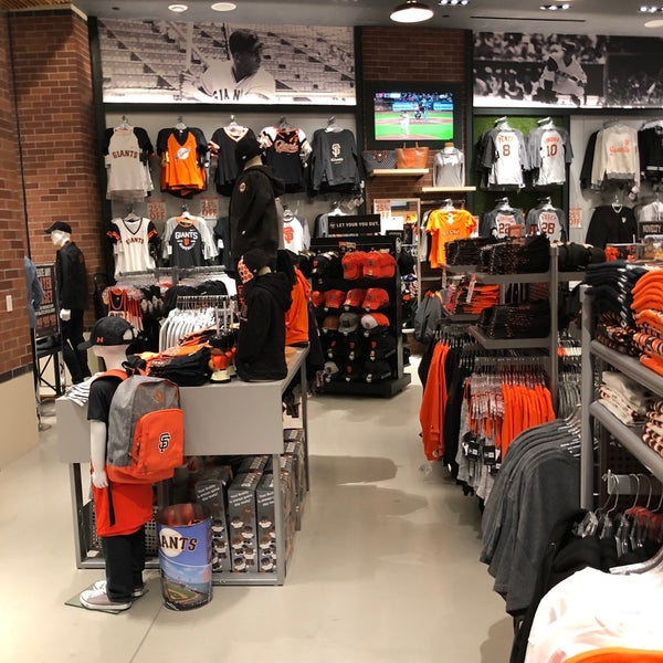 Giants Dugout Store - 5 tips from 633 visitors