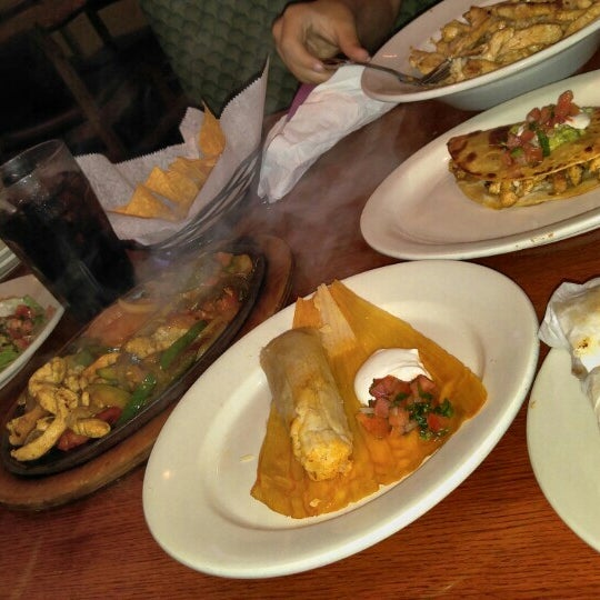 Снимок сделан в Pepito&#39;s Mexican Restaurant - Destin пользователем Beth C. 3/15/2016
