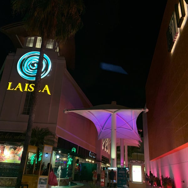 Foto diambil di La Isla Acapulco Shopping Village oleh mrko pada 11/10/2020