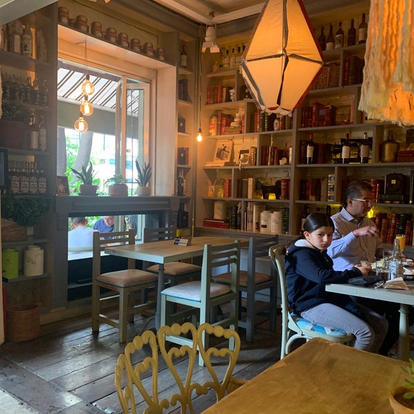 Foto diambil di Café Toscano oleh mrko pada 8/22/2021