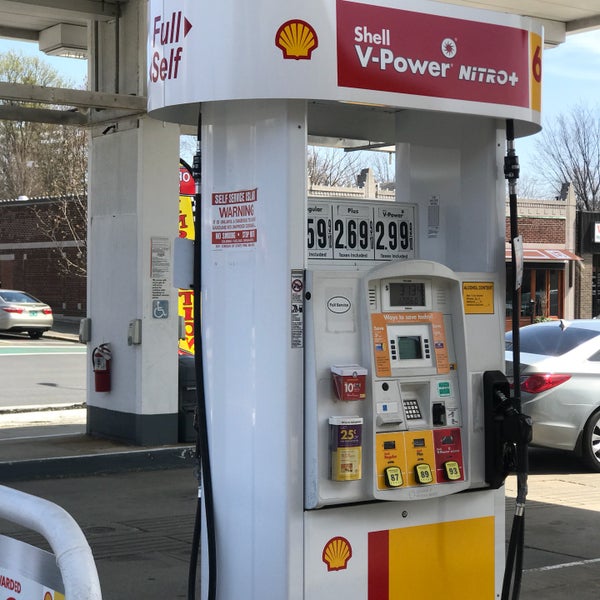 Shell Fuel Station in Needham Heights