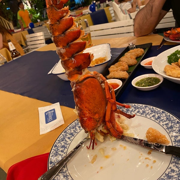 รูปภาพถ่ายที่ King Seafood โดย Meryem เมื่อ 1/1/2020