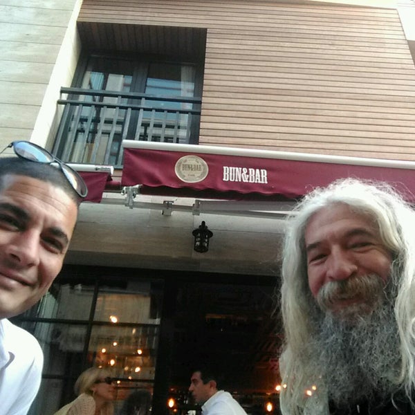 10/2/2016에 Hasan T.님이 Bun&amp;Bar İstanbul - Karaköy에서 찍은 사진