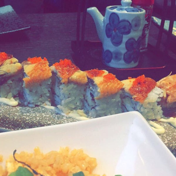 Photo taken at Sushi Waka by Anfal on 10/22/2015