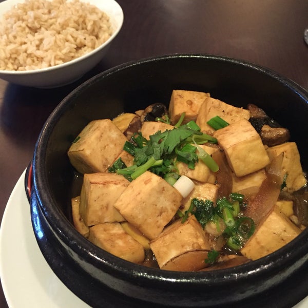 Tofu clay pot with some brown rice was fulfilling and delicious. The soy sauce with onions and hint of sweetness complimented the tofu well