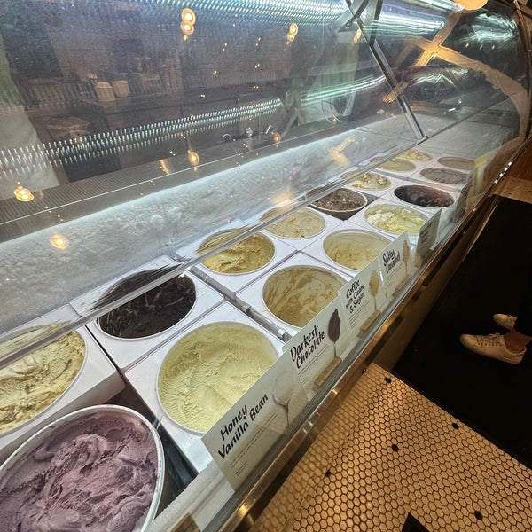 Jeni’s Splendid Ice Creams Ice Cream Parlor in Fairlington Shirlington