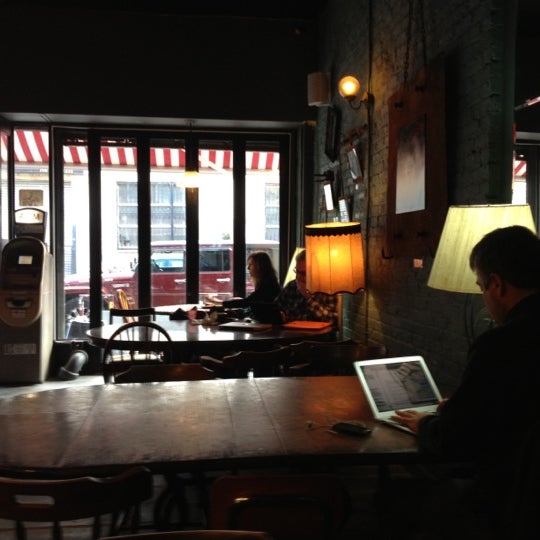 12/13/2012にsharilynがAnge Noir Cafeで撮った写真