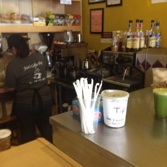 Foto tirada no(a) Jessi&#39;s Coffee Shop por sharilyn em 10/1/2012