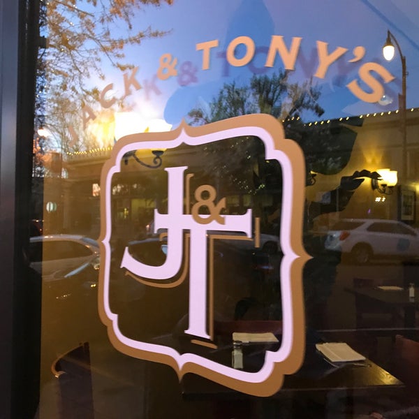 Foto scattata a Jack and Tony&#39;s Restaurant &amp; Whisky Bar da Chris F. il 3/27/2018