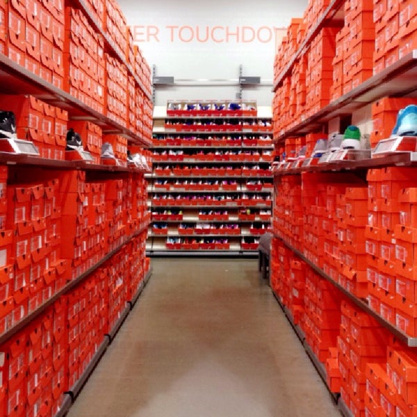 Nike Factory Store 300 Way Spc A002