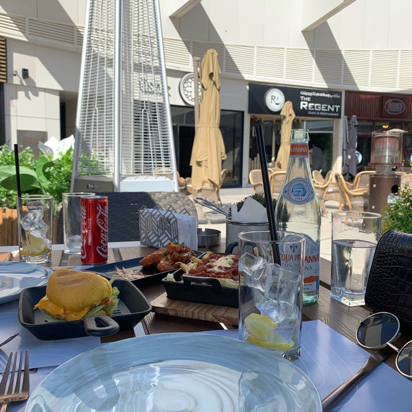 Foto tirada no(a) Morni Restaurant por SARAH em 3/4/2019