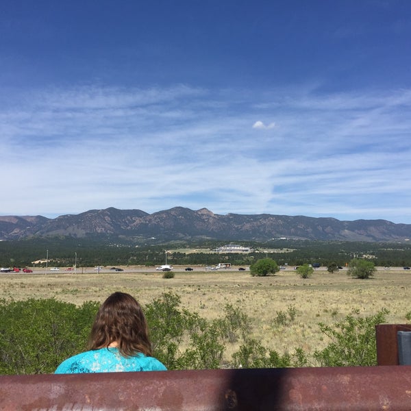 5/22/2018 tarihinde Katie B.ziyaretçi tarafından Colorado Mountain Brewery'de çekilen fotoğraf