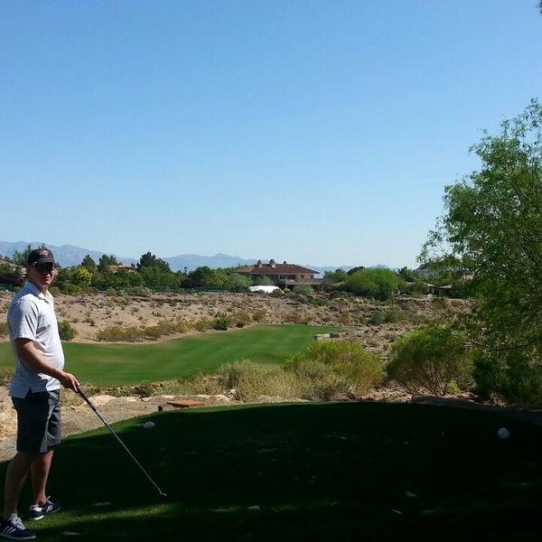 Das Foto wurde bei Badlands Golf Club von Carl T. am 4/19/2014 aufgenommen